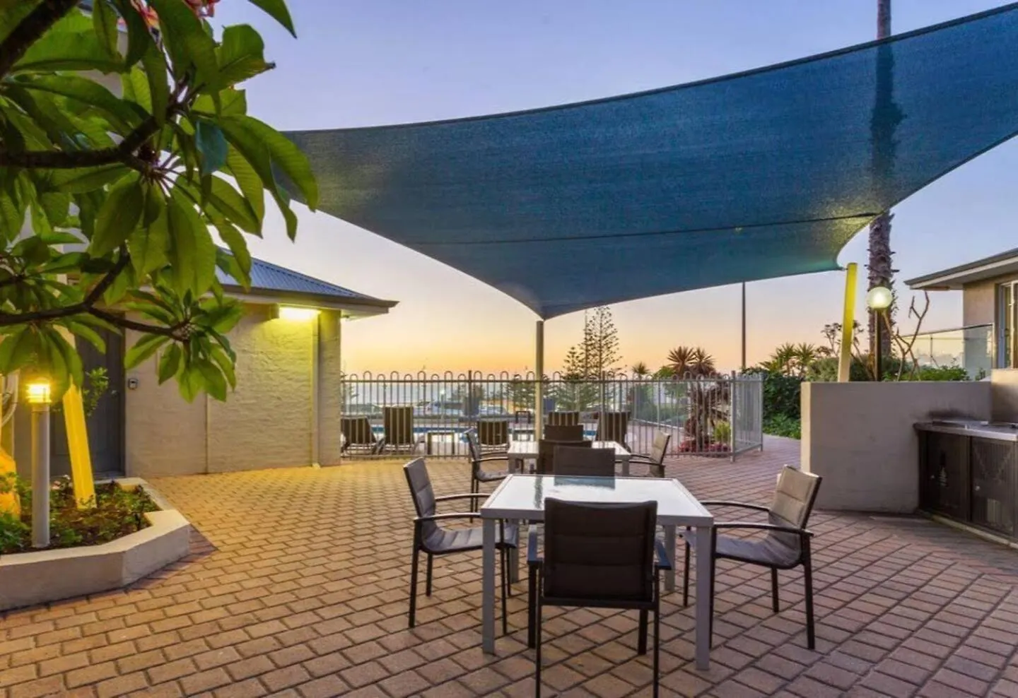 Sunset On Esplanade Apartment Perth